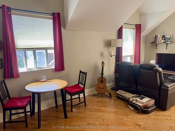 4th image of 136 Springhurst Ave #8