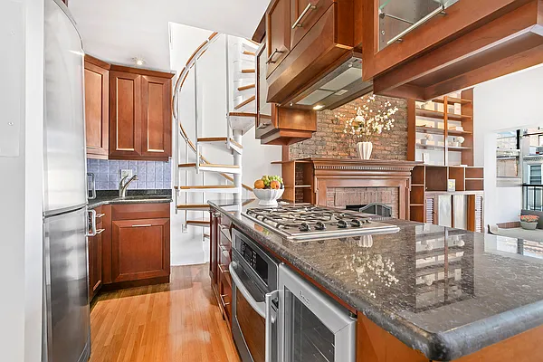 Sold by Compass | media 4