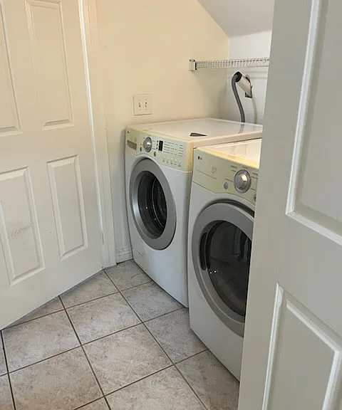 540 E Calora St — Photo 15