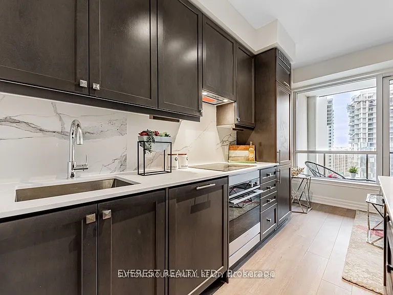 9075 Jane St #1903 — Photo 10