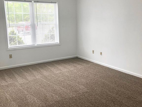 4th image of 104 Lock Street