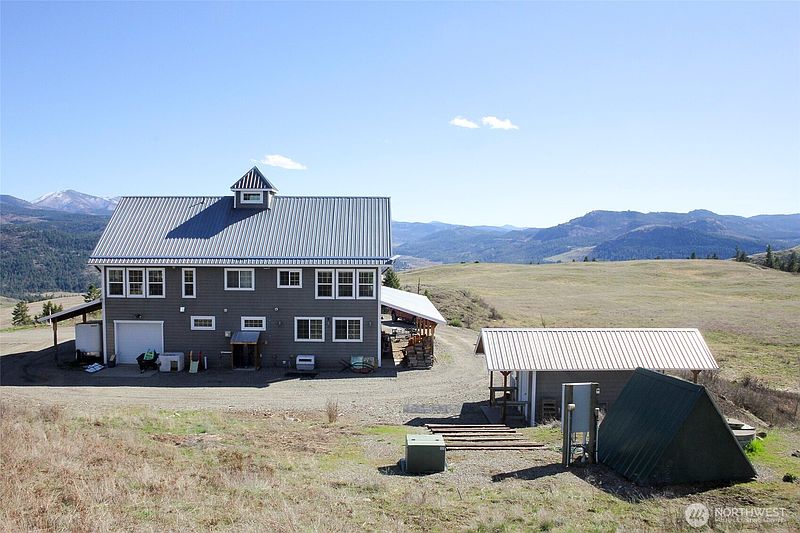 2nd image of 299 Vulcan Mountain Road