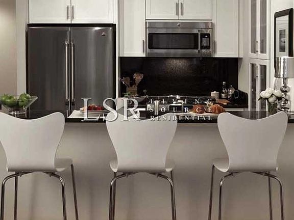 3rd image of 330 W 38th St Rm 1202