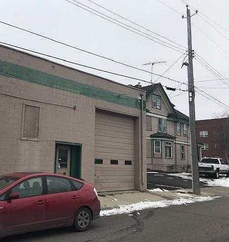 1st image of 407 N Oak Ave