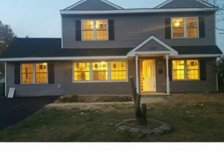 126 Mill Dr, Levittown, PA 19056