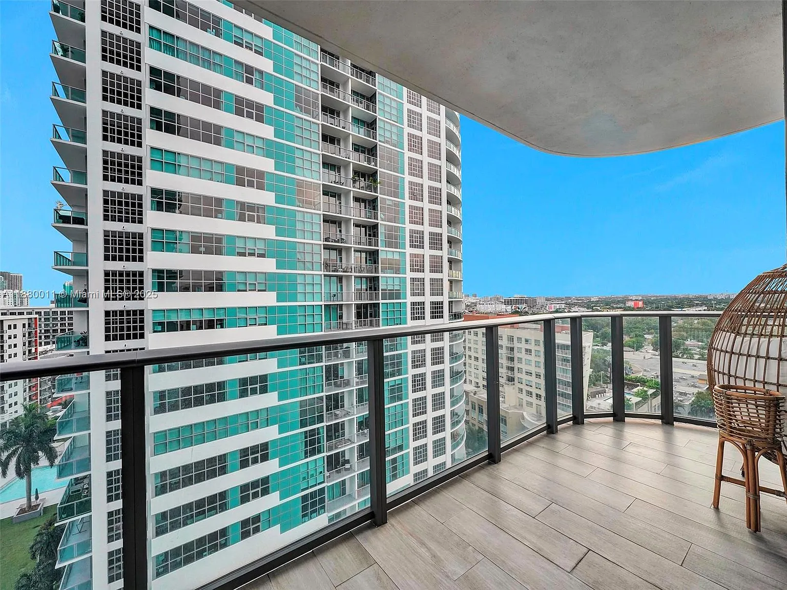 3401 Midtown Condo — Photo 2