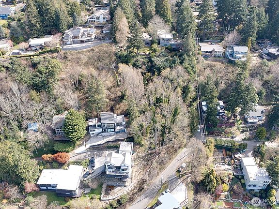 5th image of 38 XX Boyd Place SW