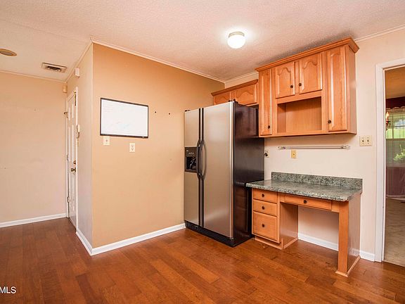 5th image of 1909 Belcaro Dr