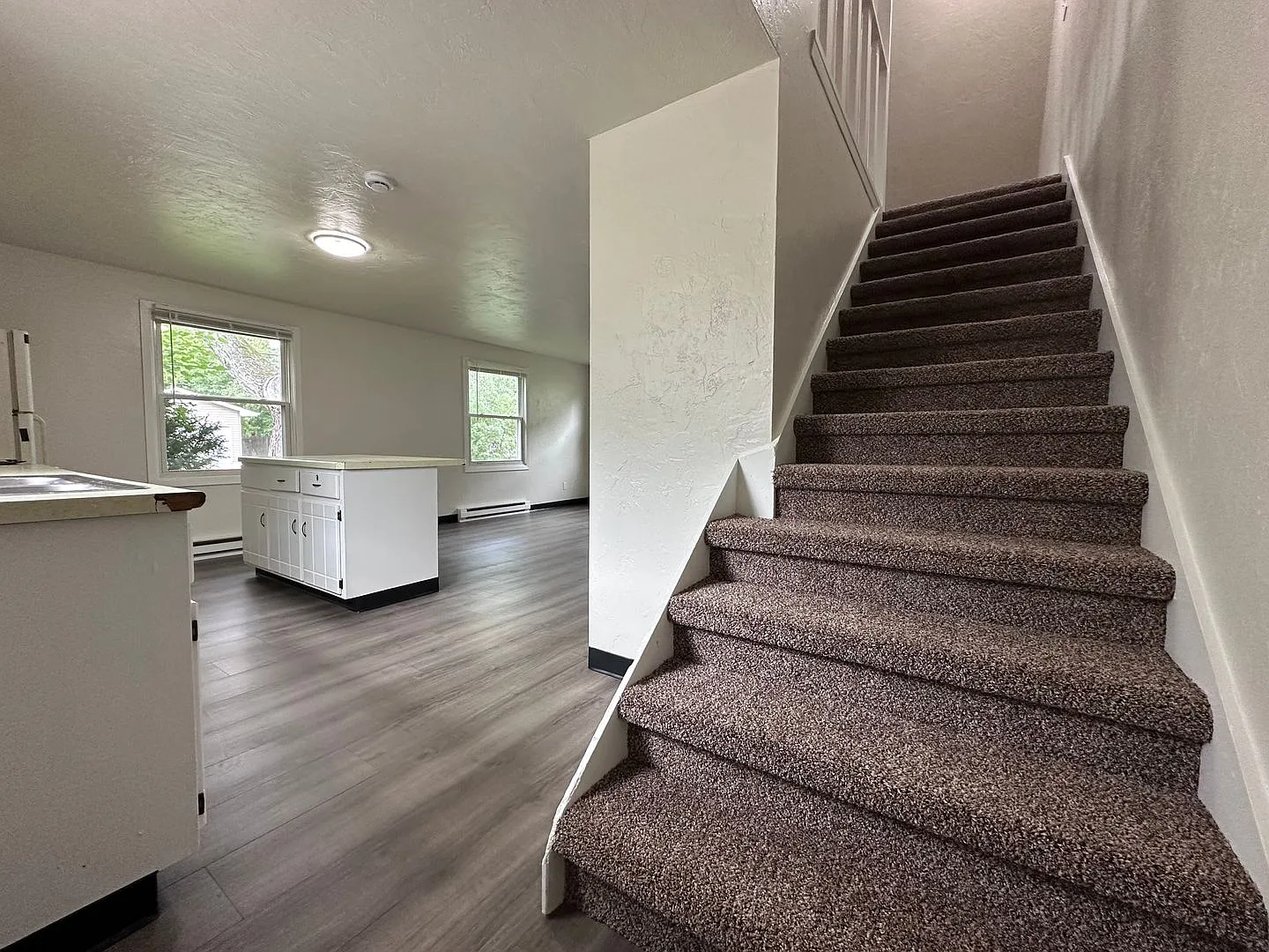 816 7th St - Duplex — Photo 3