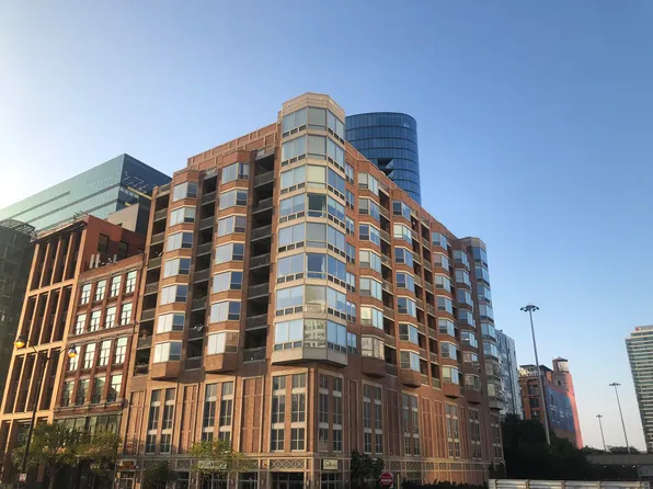 720 W Randolph St APT 806, Chicago, IL 60661