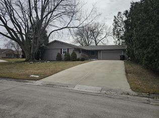4207 S Regal Ct, New Berlin, WI 53151