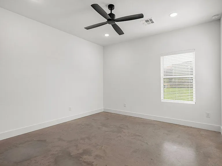 3010 Alpha Wolf Ct — Photo 15