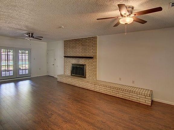 4th image of 1911 Maplewood Ct