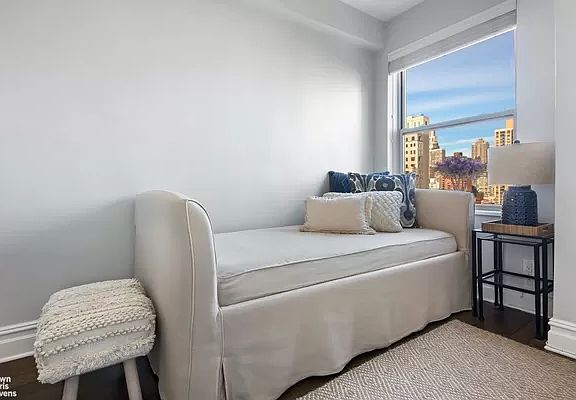 5th image of 325 E 79th St APT 15D