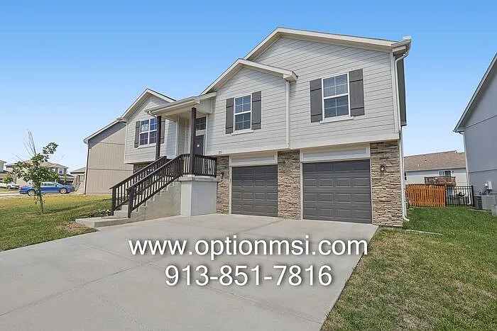 3 bed, 2.5 bath, 1932 sqft, $2,195 — Photo 2