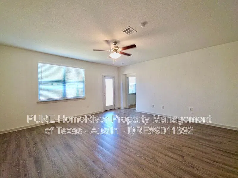 4 bed, 2.0 bath, 2017 sqft, $1,995 — Photo 3