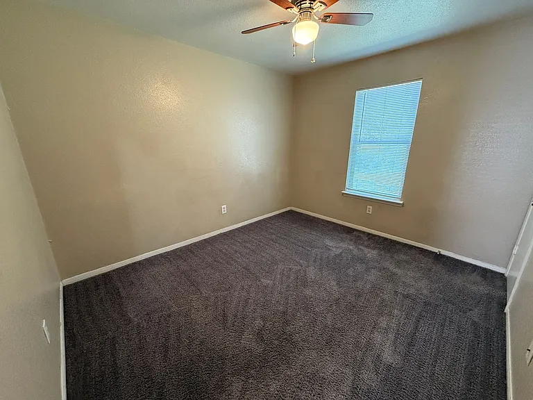 1708 Benttree Dr — Photo 9