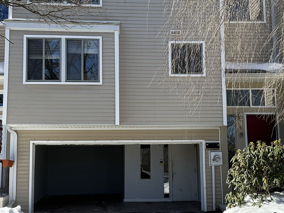 1st image of 140 Shepards Knoll Dr