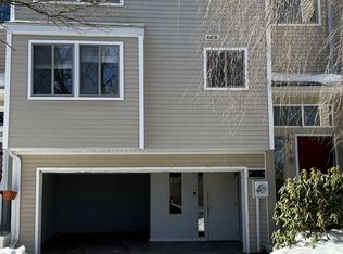 140 Shepards Knoll Dr, Hamden, CT 06514