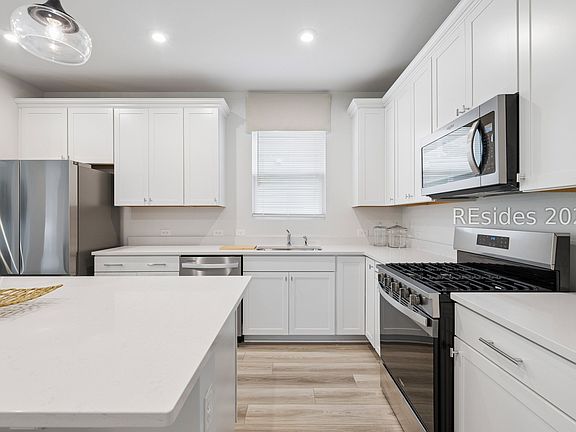 5th image of 522 Aurora Way