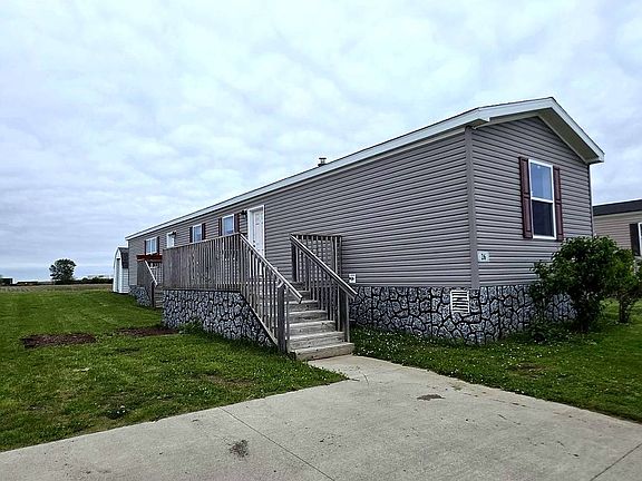 2nd image of 26 Nicklaus Ave