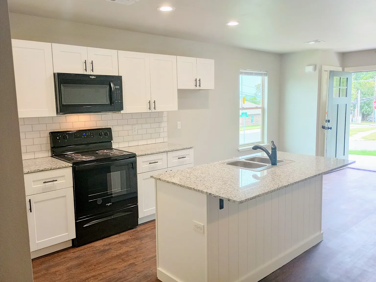 401 N Lincoln Ave — Photo 3