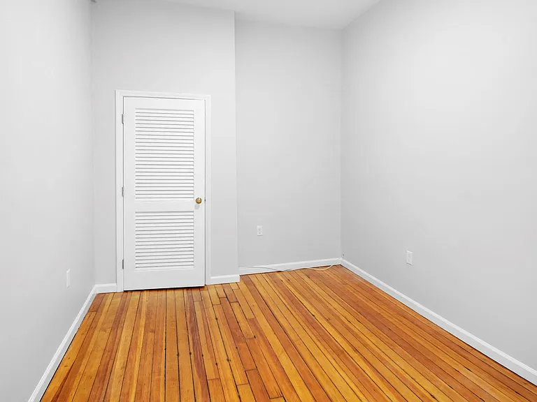 784 Main St — Photo 13