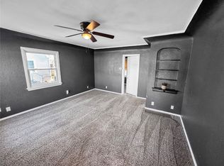 909 O Ave NW, Cedar Rapids, IA 52405