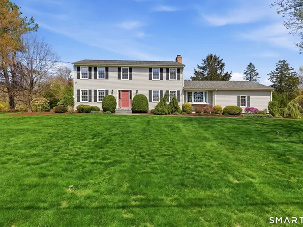 8 Scenic Hill Road, Trumbull, CT 06611