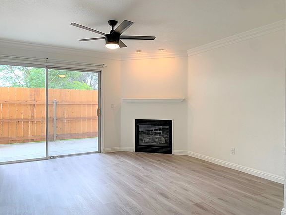 3rd image of 4777 Seminole Dr APT 121