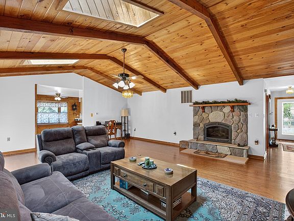 2nd image of 14575 Honeysuckle Way