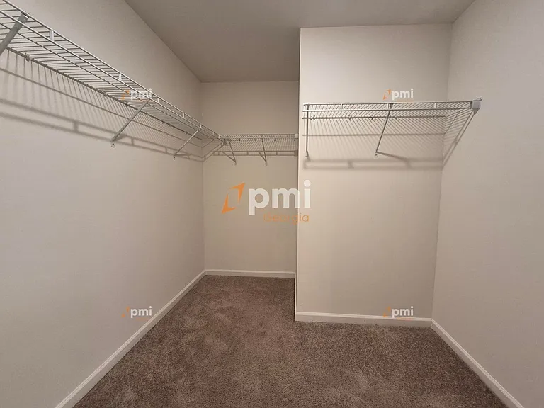 1081 Coldwater Dr — Photo 17