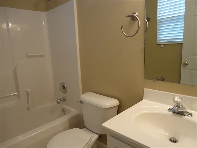39 Mark Twain Ct — Photo 7
