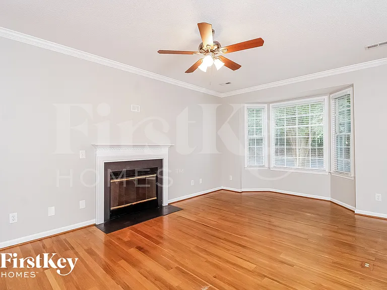 9 Park Village Ct — Photo 3