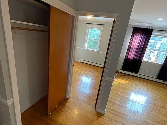 5th image of 292 Magnolia Ave APT 2