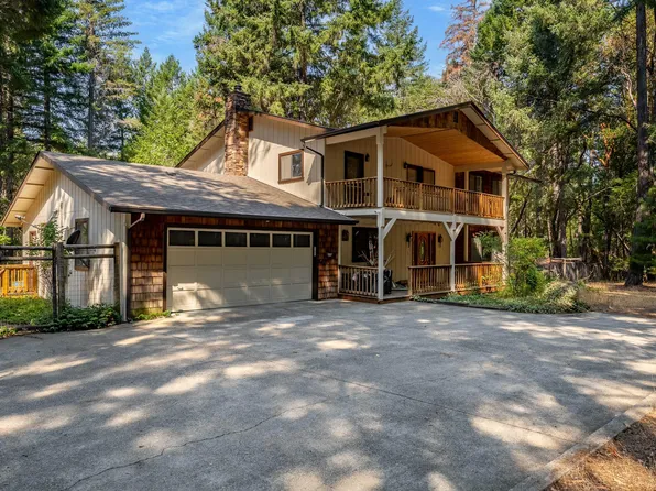 510 Thornbrook Dr, Merlin, OR 97532