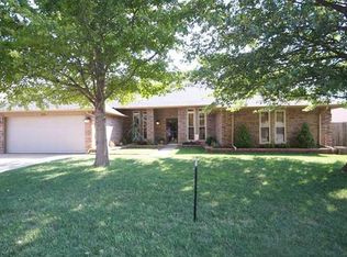 420 Tumbleweed Rd, Yukon, OK 73099
