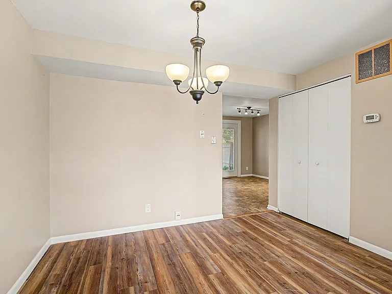 1406 Old Town Ct — Photo 10