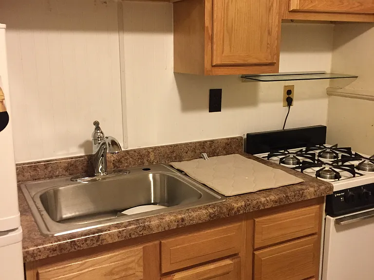 1928 E Superior St #4 — Photo 5