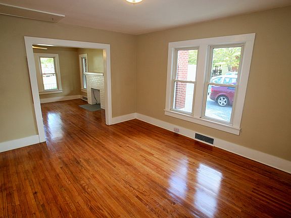 4th image of 310 E Washington Ave