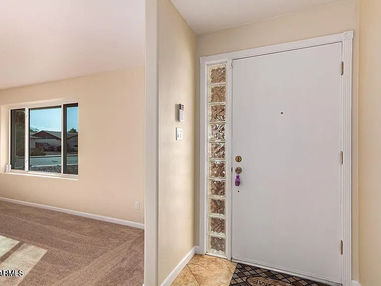 2705 W Summit Pl — Photo 2