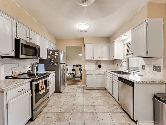 4th image of 1026 Melissa Ln