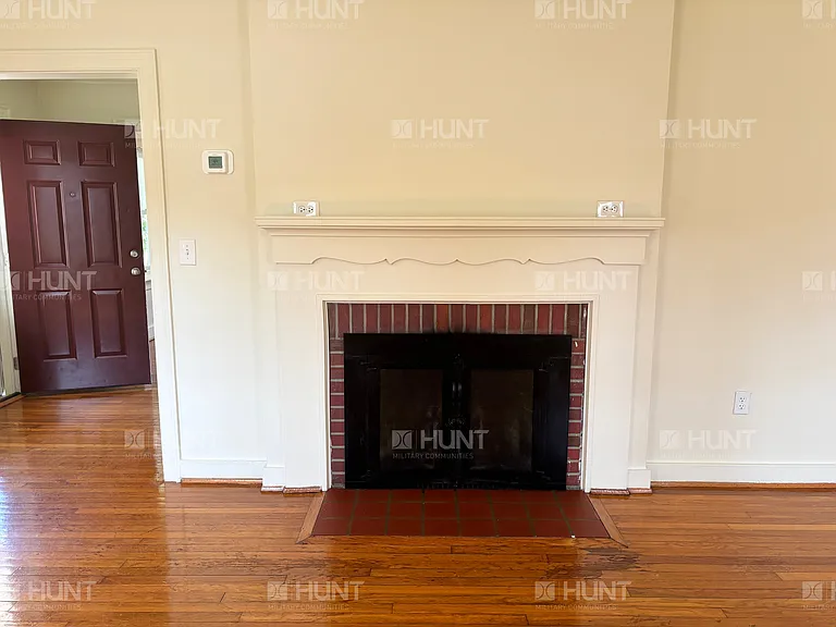 329 Jefferson Dr — Photo 2