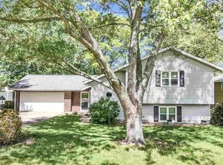 318 Pinecrest Dr, Germantown Hills, IL