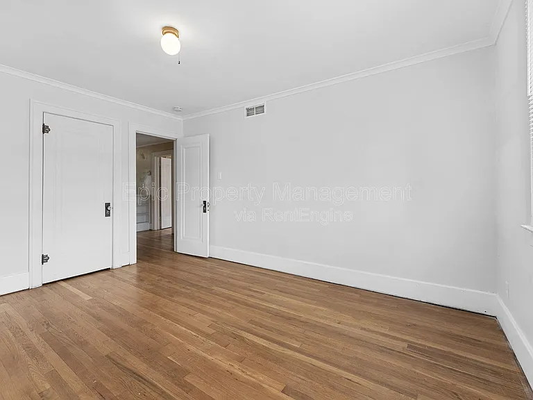 152 Ford Ave — Photo 9