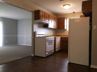 2405 Ashland Cir APT 7, Morris, IL 60450