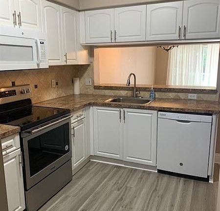 3rd image of 7854 Dixie Beach Cir