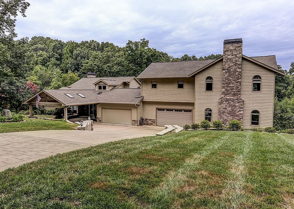 1st image of 143 Barksdale Ln
