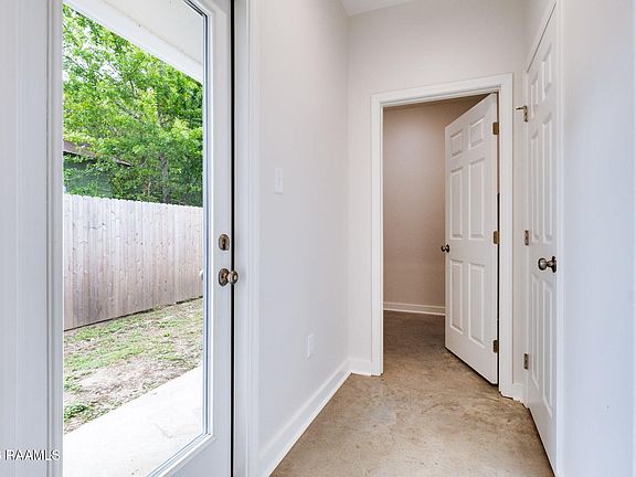 4th image of 204 Romero St B