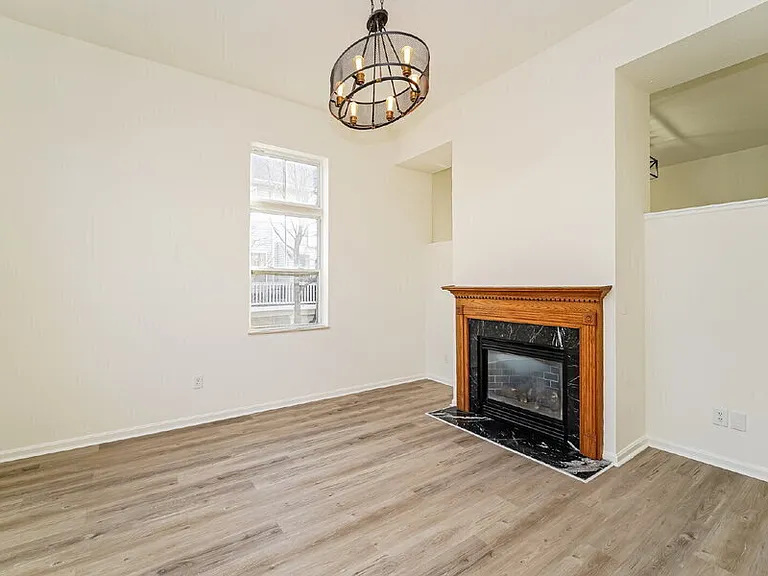821 Nela View Rd — Photo 5